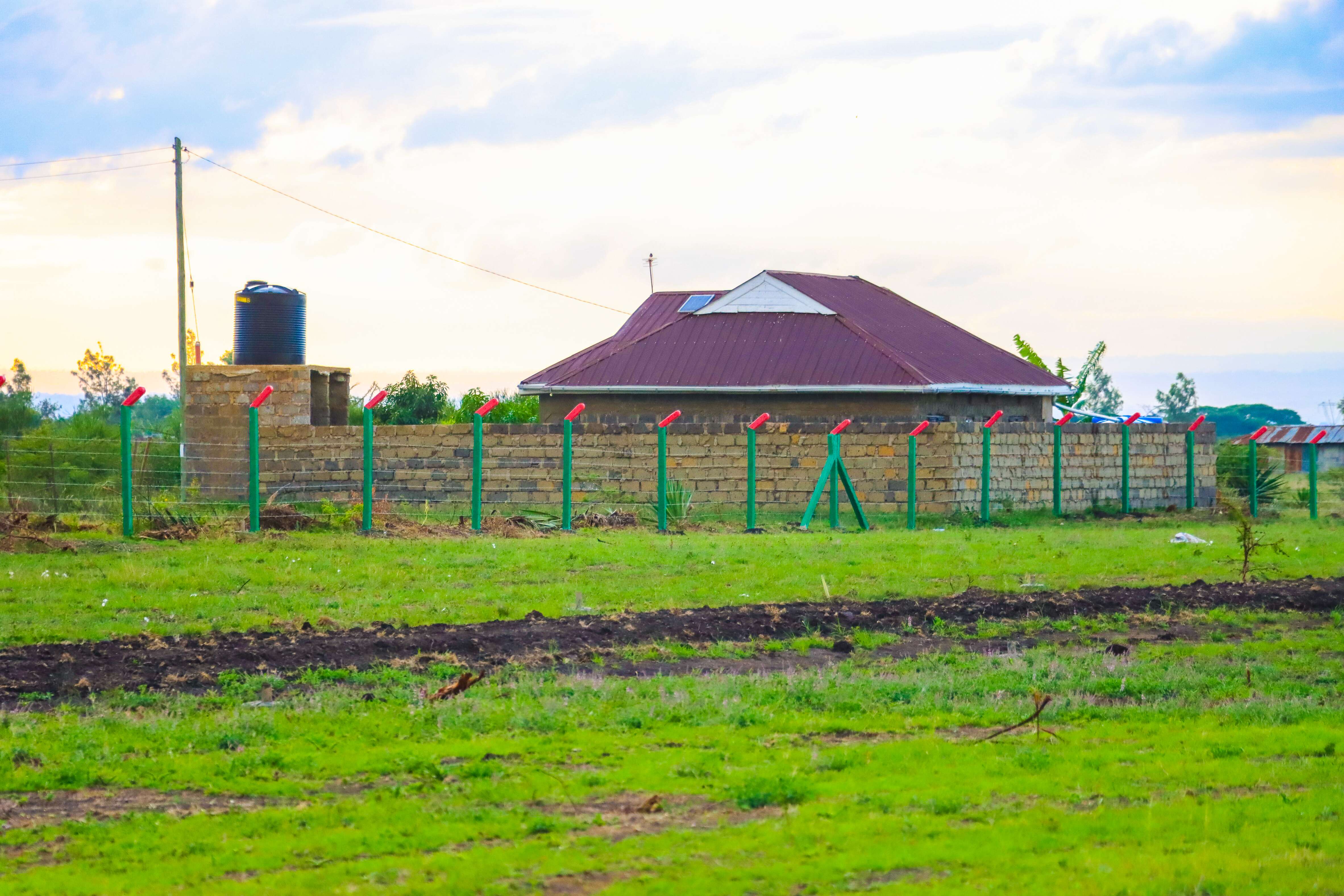 PLOTS FOR SALE IN JUJA 895K (JUJA PHASE 72)