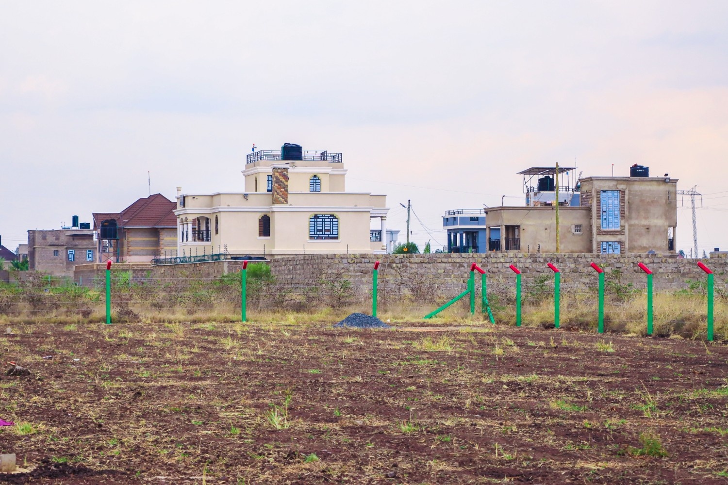 PLOTS FOR SALE IN KAMAKIS 3.8M (LEISURE COURT)