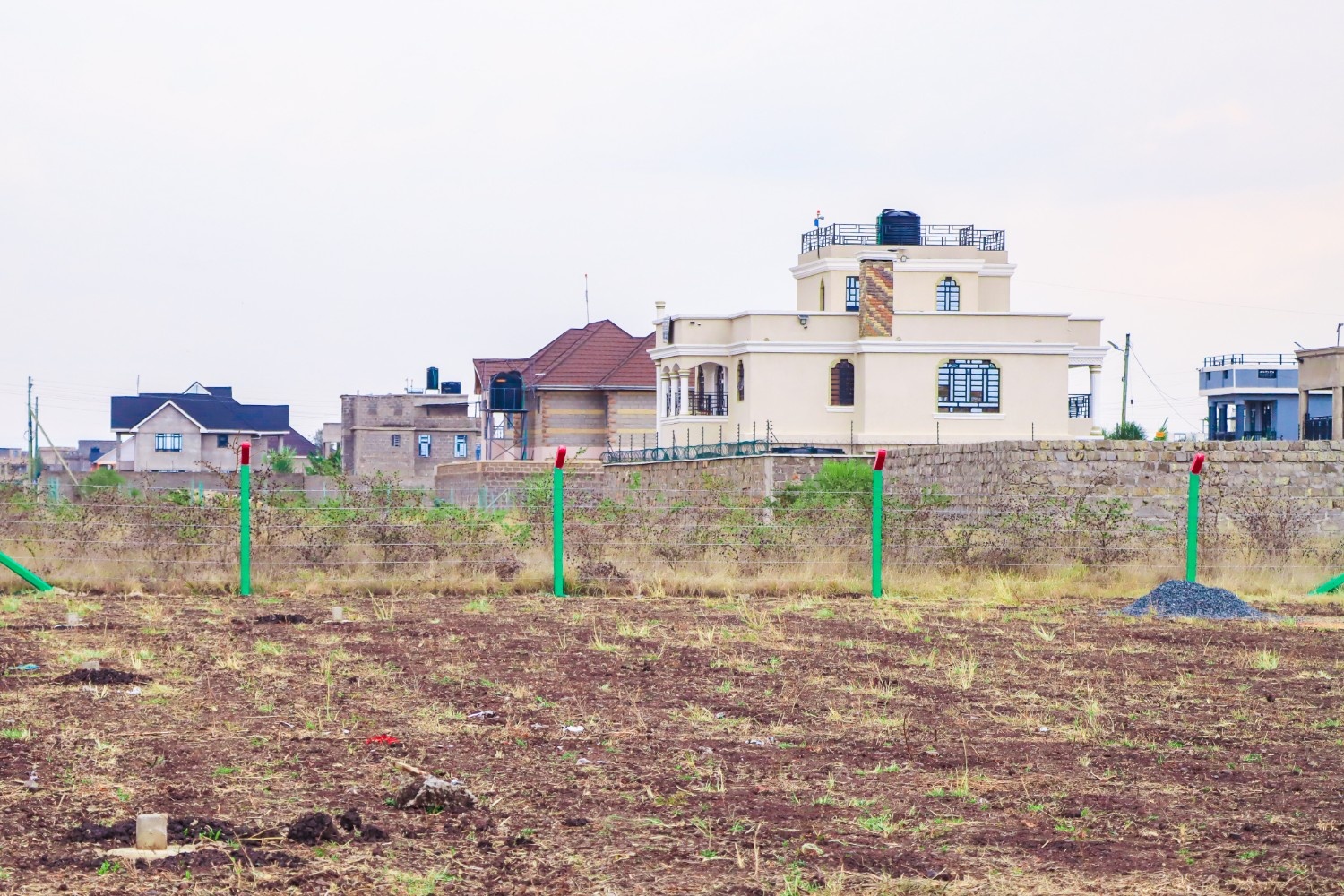 PLOTS FOR SALE IN KAMAKIS 3.8M (LEISURE COURT)