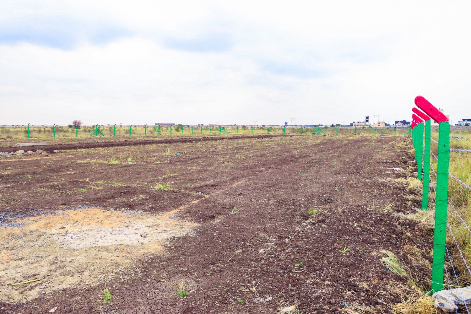 PLOTS FOR SALE IN KAMAKIS 3.8M (LEISURE COURT)
