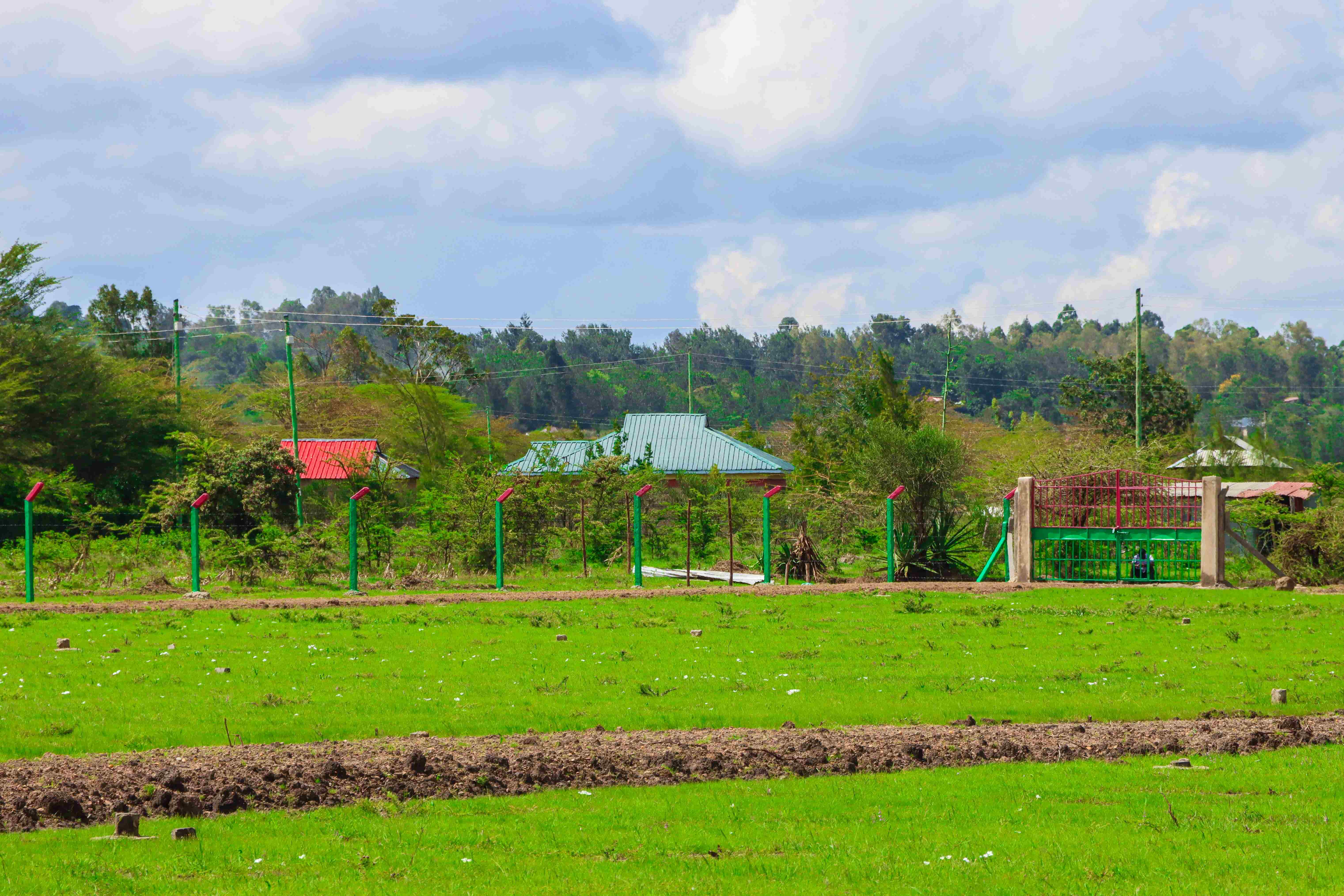 PLOTS FOR SALE IN KANGUNDO ROAD 445K (SQUARE LONDON TALA)