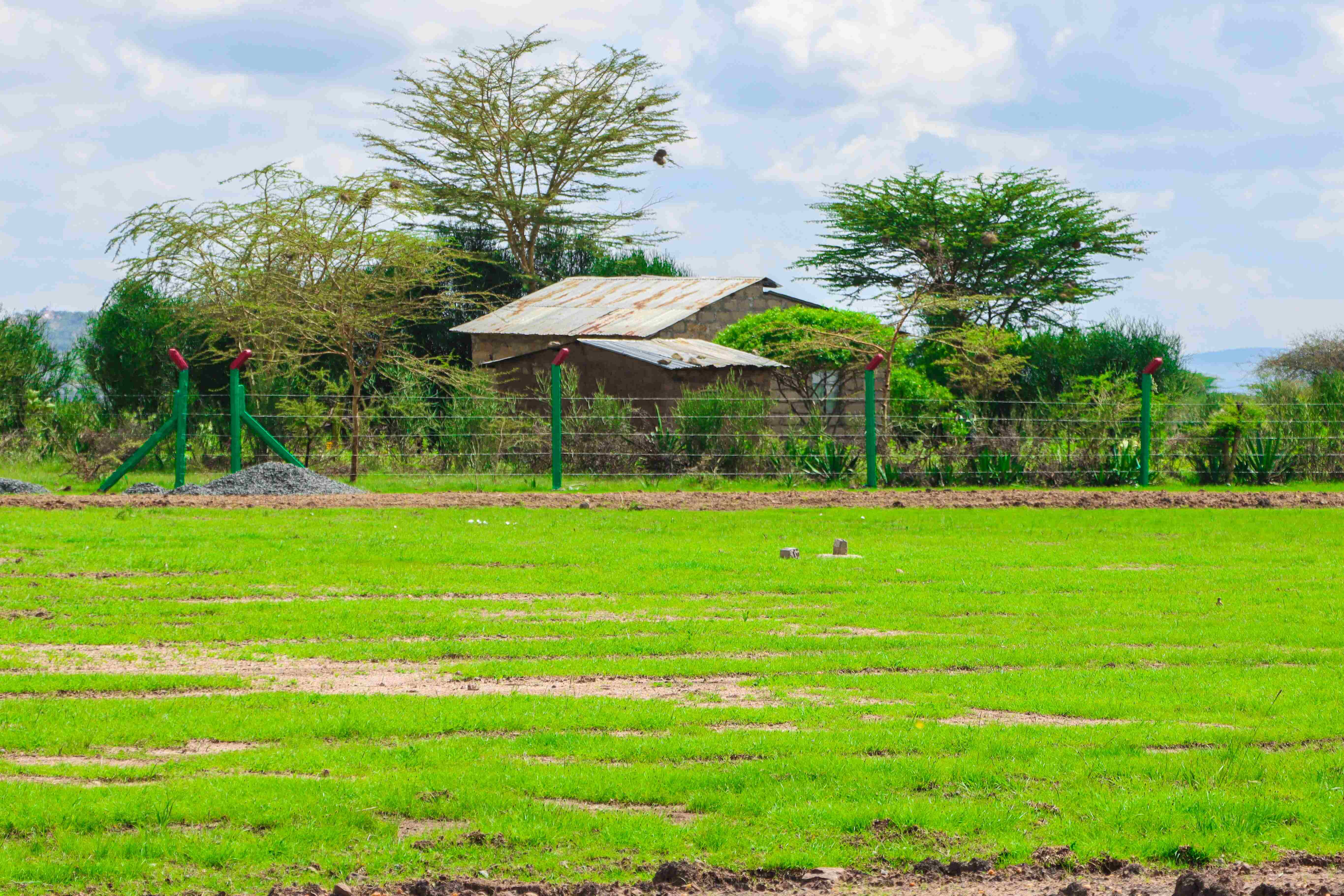 PLOTS FOR SALE IN KANGUNDO ROAD 445K (SQUARE LONDON TALA)