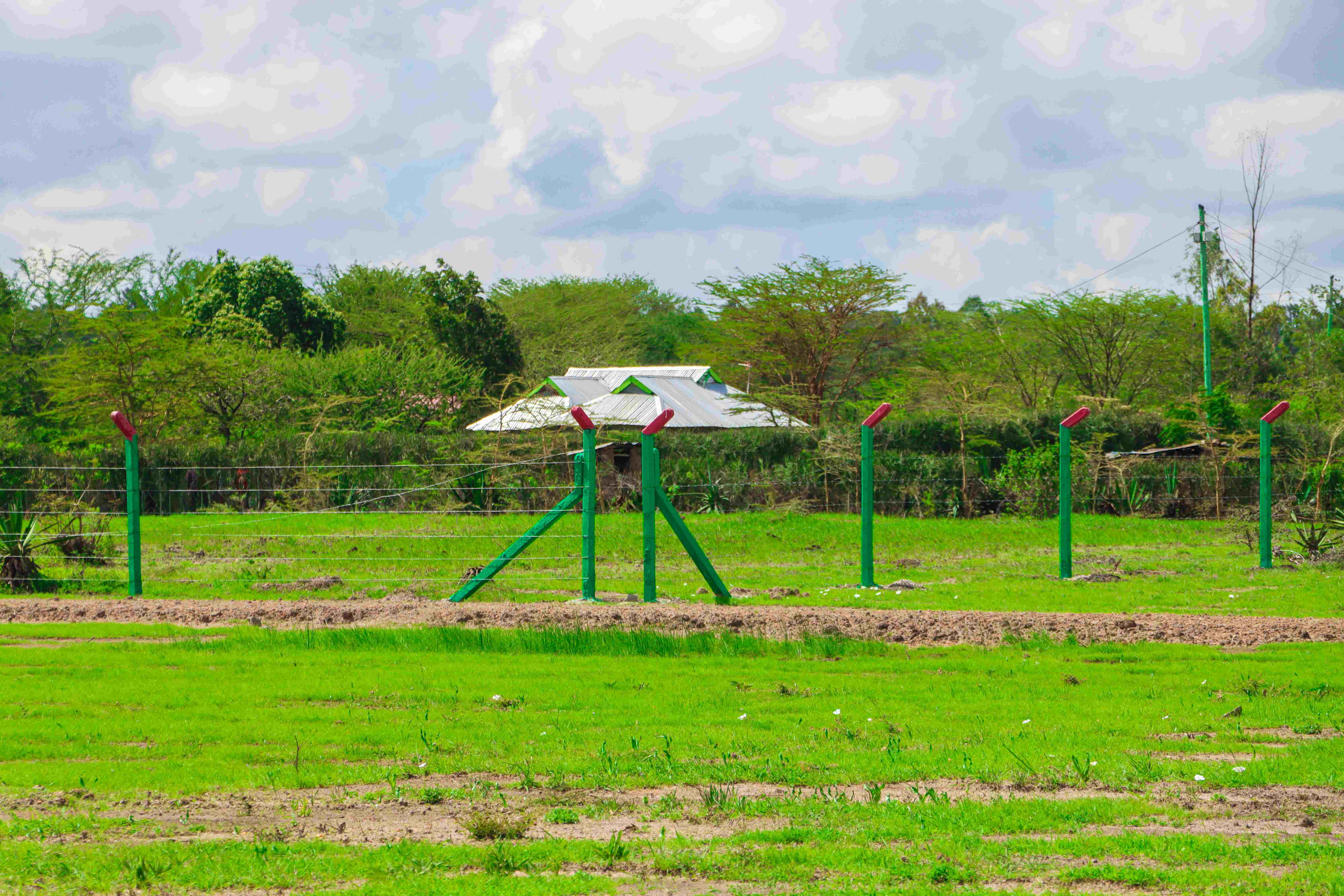 PLOTS FOR SALE IN KANGUNDO ROAD 445K (SQUARE LONDON TALA)