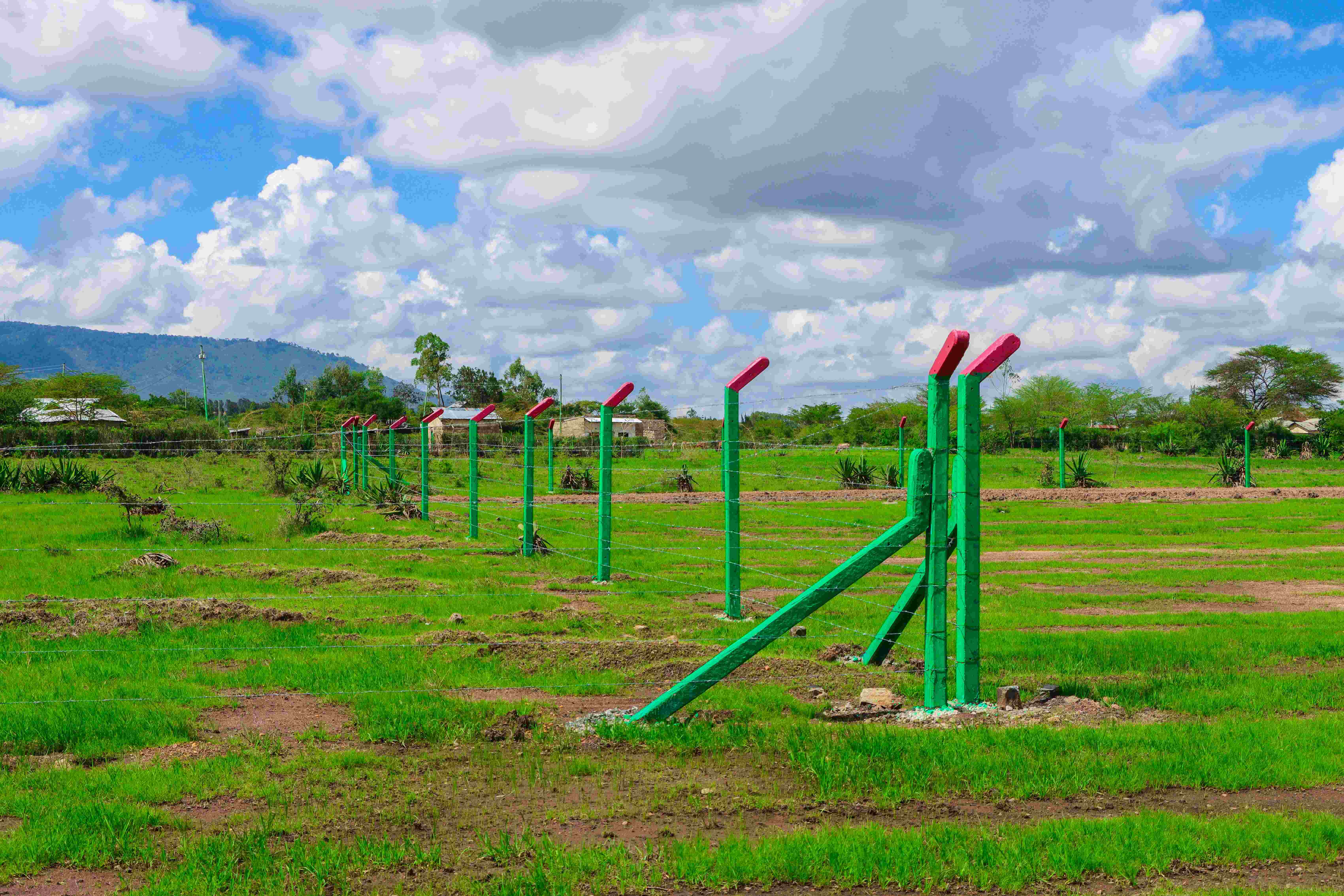 PLOTS FOR SALE IN KANGUNDO ROAD 445K (SQUARE LONDON TALA)
